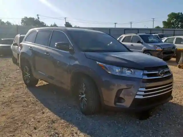 5TDZARFH1HS032616 2017 TOYOTA HIGHLANDER LE-0