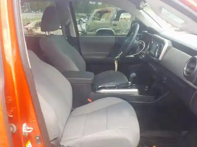 5TFAZ5CNXJX058527 2018 TOYOTA TACOMA DOUBLE CAB-4