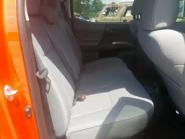 5TFAZ5CNXJX058527 2018 TOYOTA TACOMA DOUBLE CAB-5
