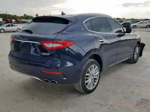 ZN661XUL1KX310638 2019 MASERATI LEVANTE LUXURY-3