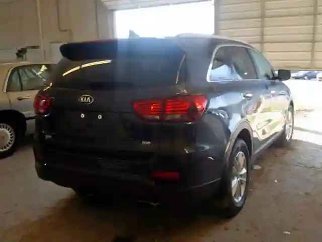 5XYPG4A32KG457948 2019 KIA SORENTO LX-3