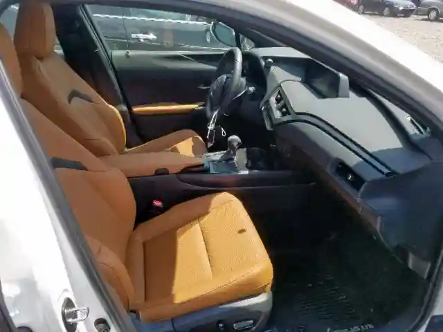 JTHU9JBH5K2005538 2019 LEXUS UX 250H-4