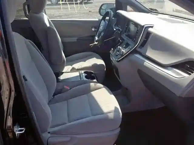 5TDKZ3DC7JS915348 2018 TOYOTA SIENNA LE-4