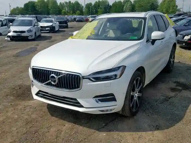 YV4A22RL9J1037080 2018 VOLVO XC60 T6-1