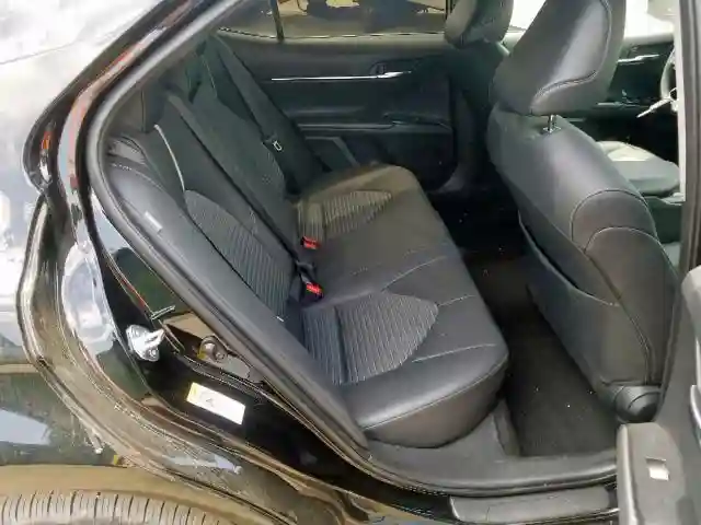 JTNB11HK1J3073259 2018 TOYOTA CAMRY L-5