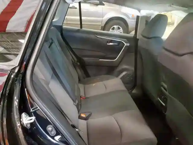 JTMRWRFV9KD010499 2019 TOYOTA RAV4 XLE-5