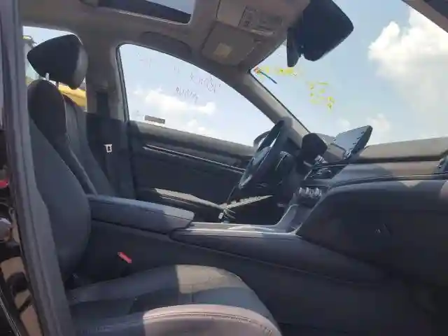1HGCV3F93JA000268 2018 HONDA ACCORD HYBRID-4