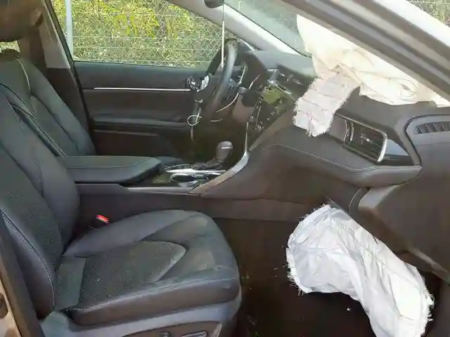 4T1B61HK5KU730934 2019 TOYOTA CAMRY XSE-4