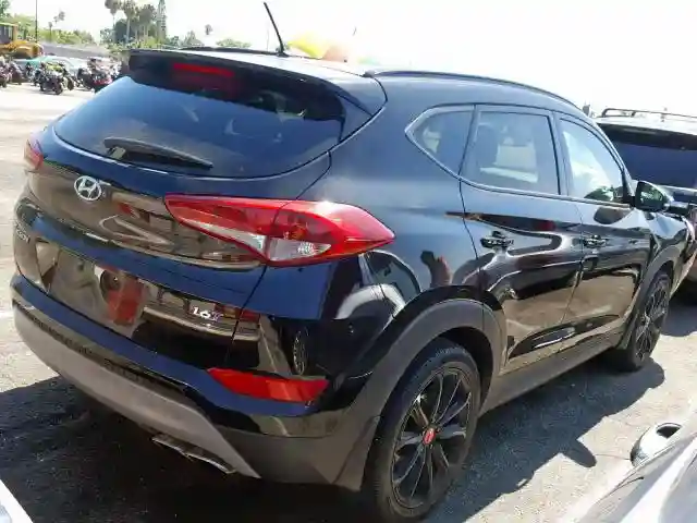 KM8J33A25HU528582 2017 HYUNDAI TUCSON LIMITED-3