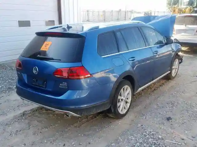 3VWH17AU6HM538282 2017 VOLKSWAGEN GOLF ALLTRACK S-3