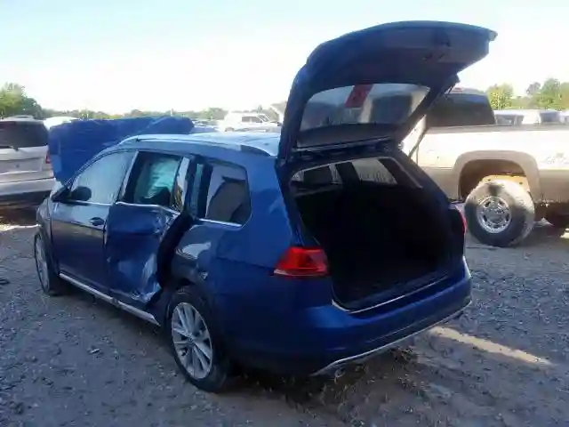 3VWH17AU6HM538282 2017 VOLKSWAGEN GOLF ALLTRACK S-2