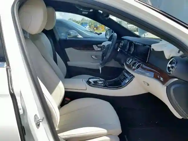 WDDZF6GB5JA441401 2018 MERCEDES-BENZ E 400 4MATIC-4