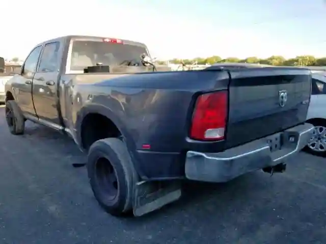 3C63RRGL2JG120393 2018 RAM 3500 ST-2