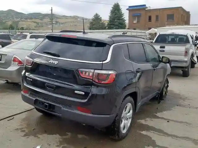 3C4NJDBB9KT689745 2019 JEEP COMPASS LATITUDE-3