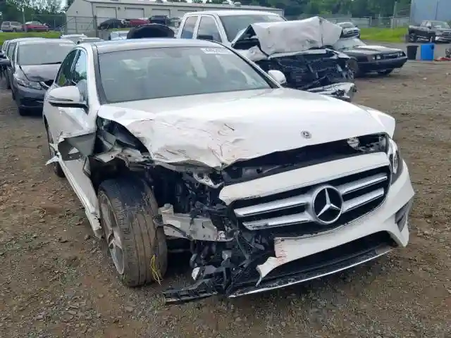 WDDZF4KB5JA388856 2018 MERCEDES-BENZ E 300 4MATIC-0