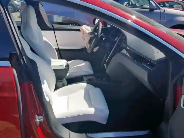 5YJSA1E45KF330826 2019 TESLA MODEL S-4