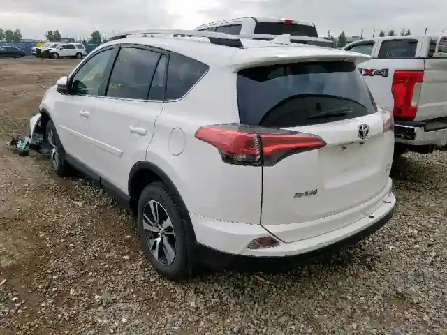 2T3BFREV2JW767068 2018 TOYOTA RAV4 LE-2