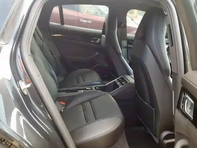 WP0AA2A70HL101834 2017 PORSCHE PANAMERA 2-5