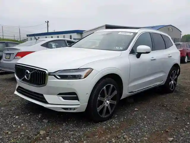YV4A22RL5J1008238 2018 VOLVO XC60 T6-1
