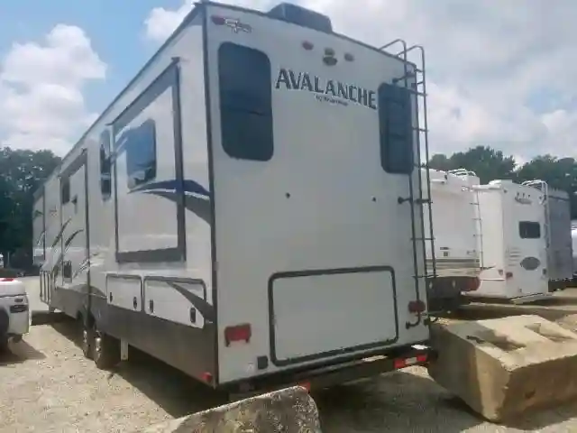 4YDF37526JE760715 2018 KEYSTONE AVALANCHE-2