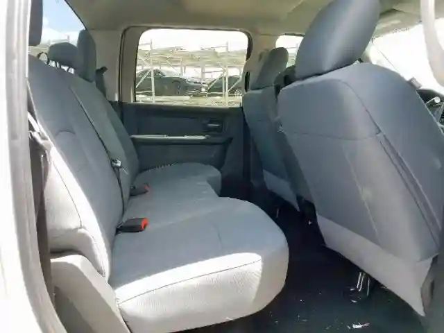 3C63R3GL2JG247142 2018 RAM 3500 ST-5