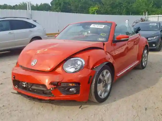 3VW5DAAT3KM500501 2019 VOLKSWAGEN BEETLE S-1