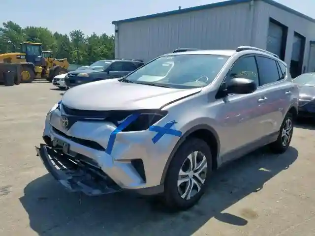 JTMBFREV7JJ226385 2018 TOYOTA RAV4 LE-1