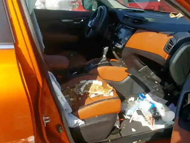 JN8AT2MV2JW330917 2018 NISSAN ROGUE S-4