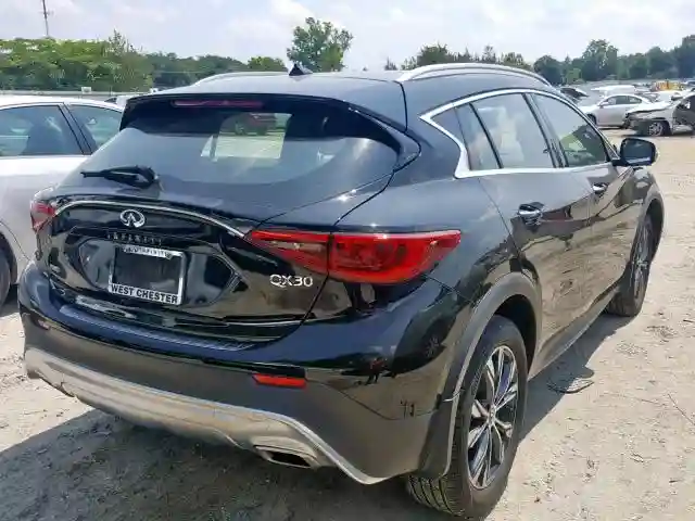 SJKCH5CR2KA008141 2019 INFINITI QX30 ESSENTIAL-3