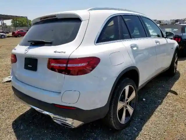 WDC0G5EB9KF609407 2019 MERCEDES-BENZ GLC 350E-3