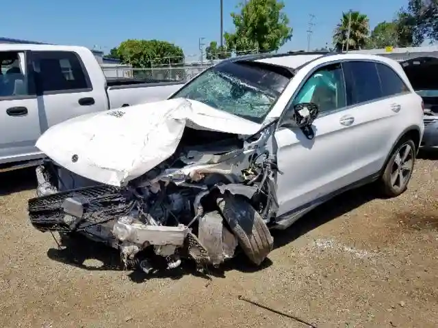 WDC0G5EB9KF609407 2019 MERCEDES-BENZ GLC 350E-1