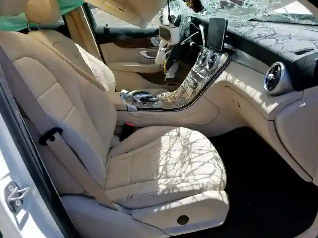 WDC0G5EB9KF609407 2019 MERCEDES-BENZ GLC 350E-4