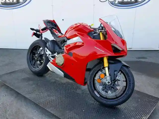 ZDMDAGNW3JB000153 2018 DUCATI PANIGALE V4-0