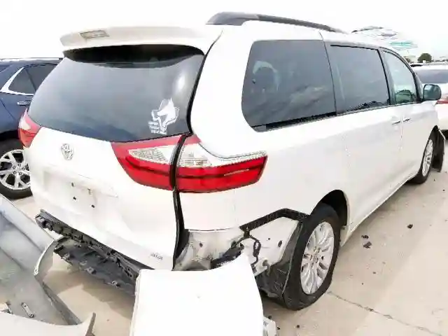 5TDYK3DC8FS536834 2015 TOYOTA SIENNA XLE-3