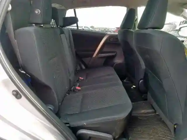 JTMBFREV7JJ216195 2018 TOYOTA RAV4 LE-5