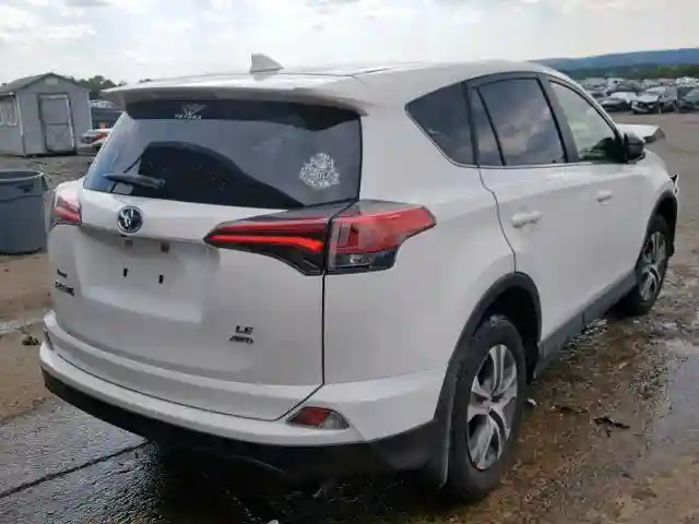 JTMBFREV3JJ730495 2018 TOYOTA RAV4 LE-3