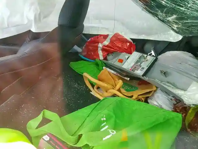 5YJ3E1EA8JF102042 2018 TESLA MODEL 3-5