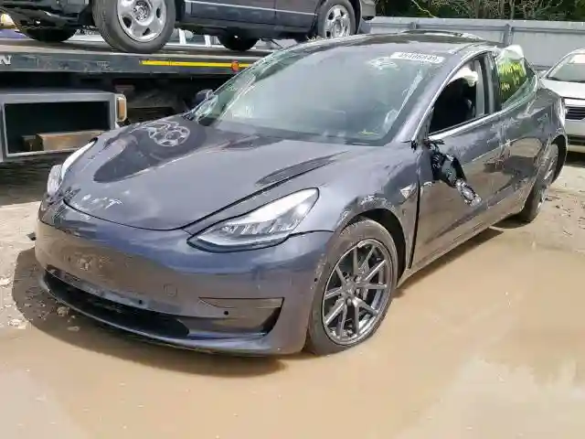 5YJ3E1EA8JF102042 2018 TESLA MODEL 3-1