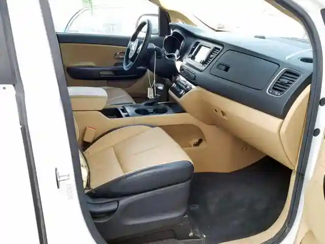 KNDMB5C18J6398893 2018 KIA SEDONA LX-4