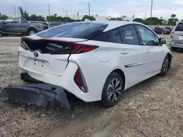 JTDKARFP3J3085186 2018 TOYOTA PRIUS PRIME-3