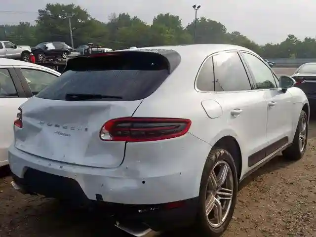WP1AA2A52JLB19271 2018 PORSCHE MACAN-3