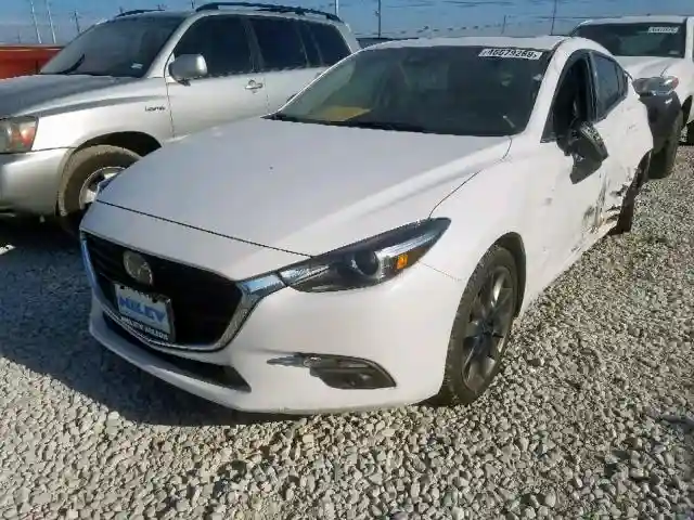 3MZBN1M31JM268135 2018 MAZDA 3 GRAND TOURING-1
