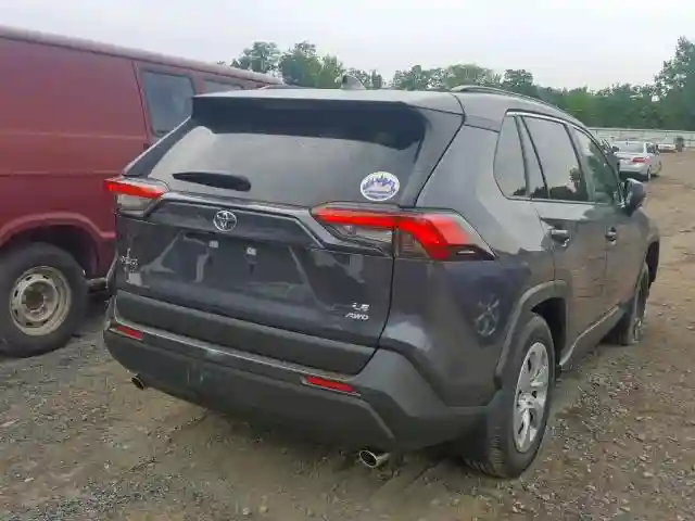 JTMF1RFV5KD504666 2019 TOYOTA RAV4 LE-3