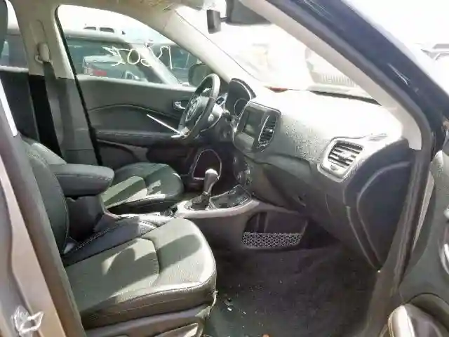 3C4NJDBB4JT456449 2018 JEEP COMPASS LATITUDE-4