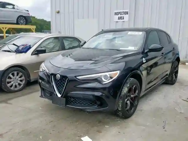 ZASFAKEV7J7C08965 2018 ALFA ROMEO STELVIO QUADRIFOGLIO-1