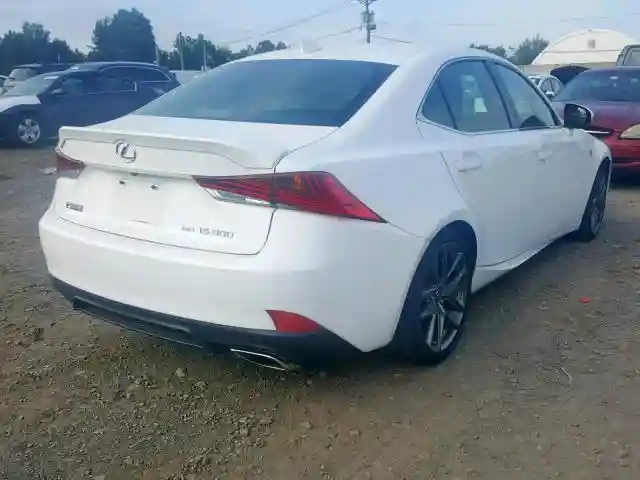 JTHC81D2XJ5028916 2018 LEXUS IS 300-3