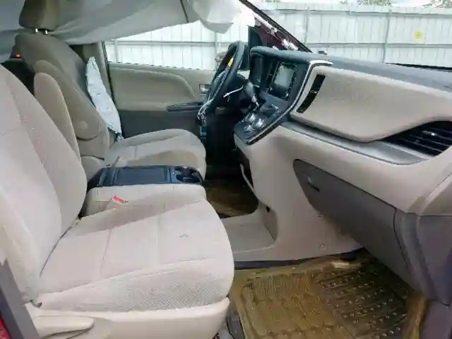 5TDKZ3DC6JS955016 2018 TOYOTA SIENNA LE-4