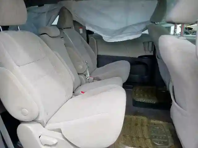 5TDKZ3DC6JS955016 2018 TOYOTA SIENNA LE-5