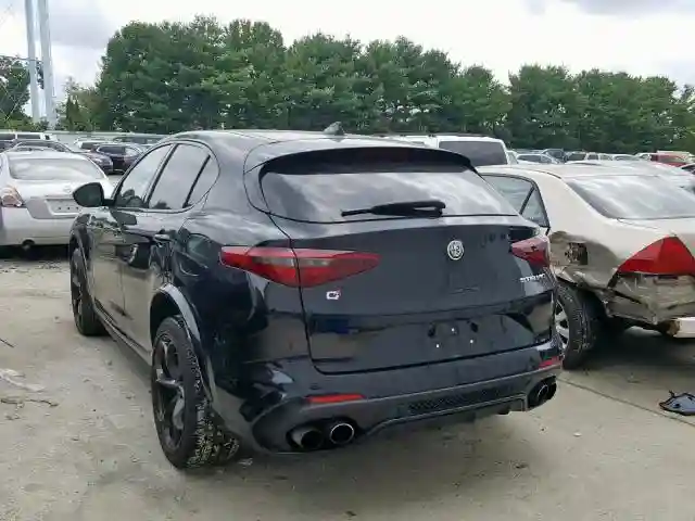 ZASFAKEV7J7C08965 2018 ALFA ROMEO STELVIO QUADRIFOGLIO-2
