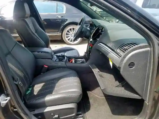 2C3CCAGG2JH223106 2018 CHRYSLER 300 S-4